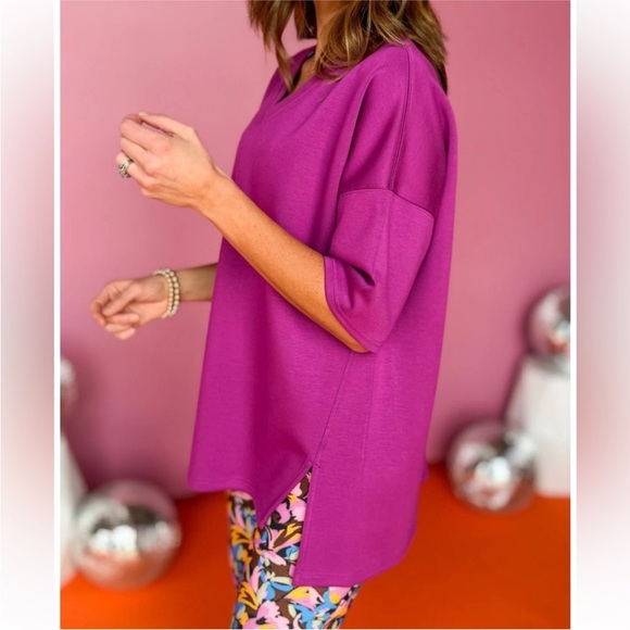 SSYS The Label Magenta V-Neck Tee Lightweight Soft Women’s Top - Picture 3 of 6